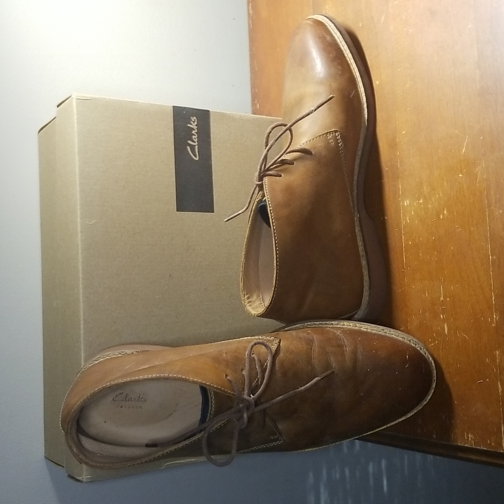 CLARK'S chukka  boots men's 10.5 M cognac brown